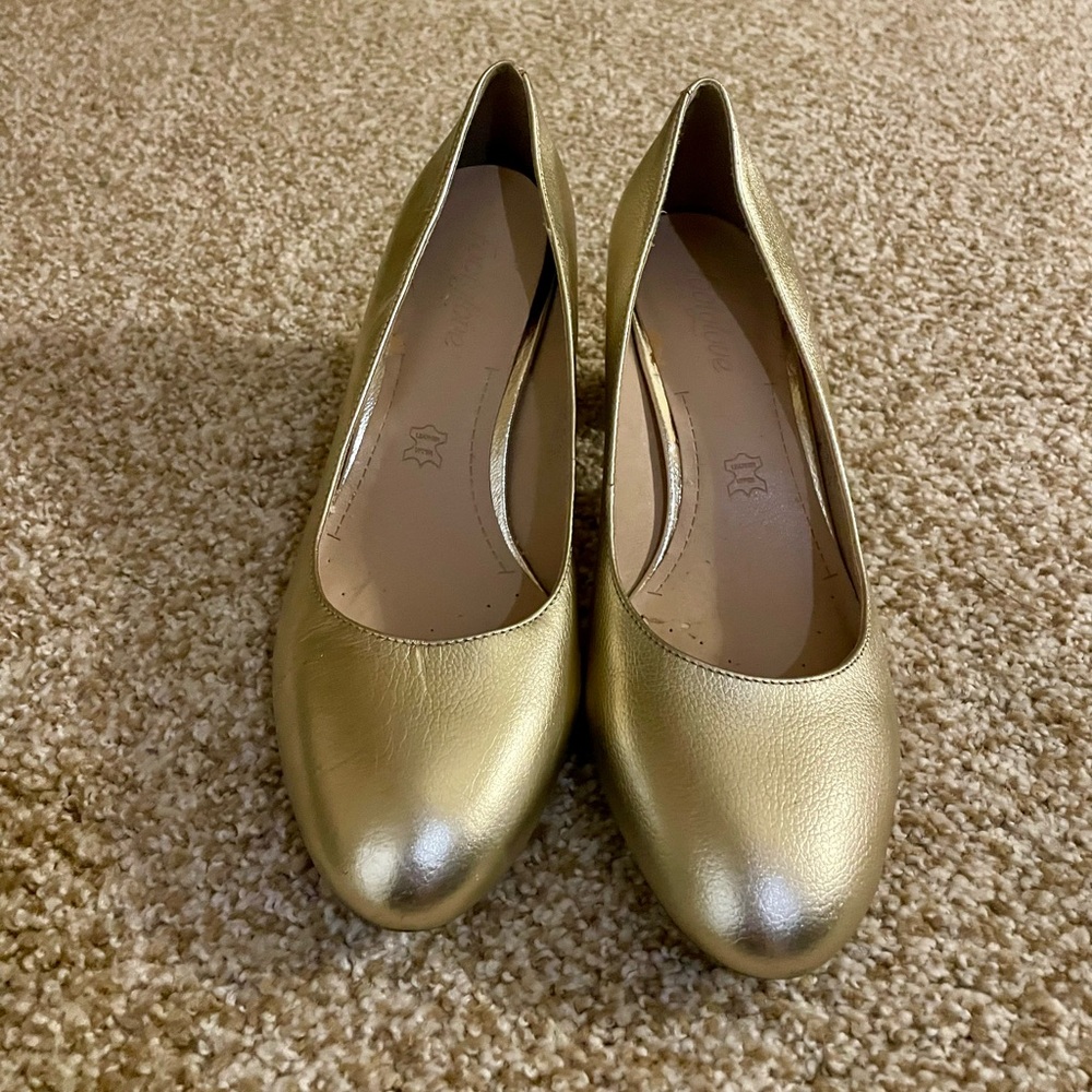 Clark’s Hush Puppies gold leather heels U.K. 5.5 (US 7.5)